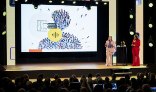 Podium inkoop connect met keynote Marietje Schaake