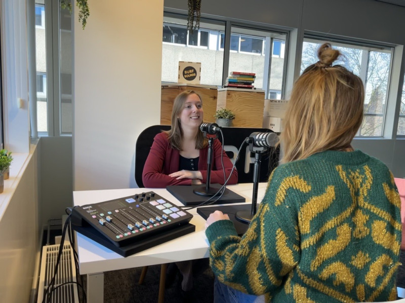 podcastopname met Sophia Gelpke en Sanne Koenen